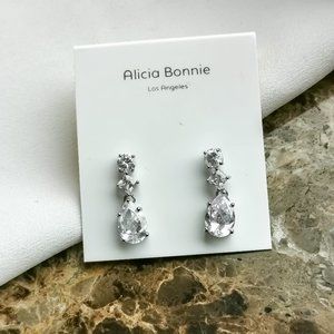 Alicia Bonnie Regal Tears silver Earrings